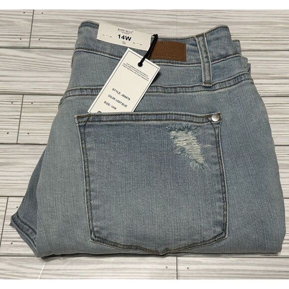 Judy Blue Boyfriend Fit Jeans Women's 14W Distressed Mid Rise‎ Light Wash JB8878 - Picture 1 of 8